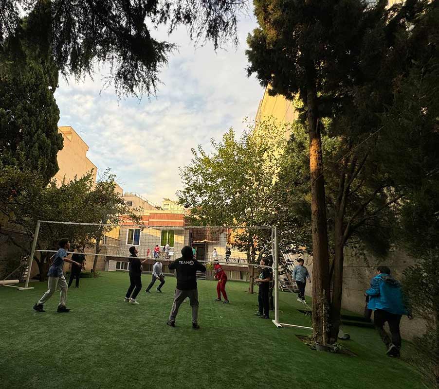 آشنایی با مدرسه
